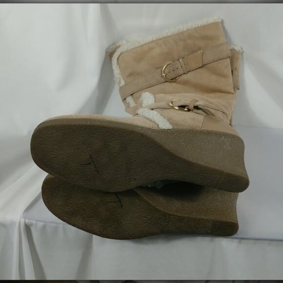 Tan Women's Fleece Trimmed Side Zipper 3” Wedge Heels Suede 14” Boots Size 8 M - Picture 7 of 9